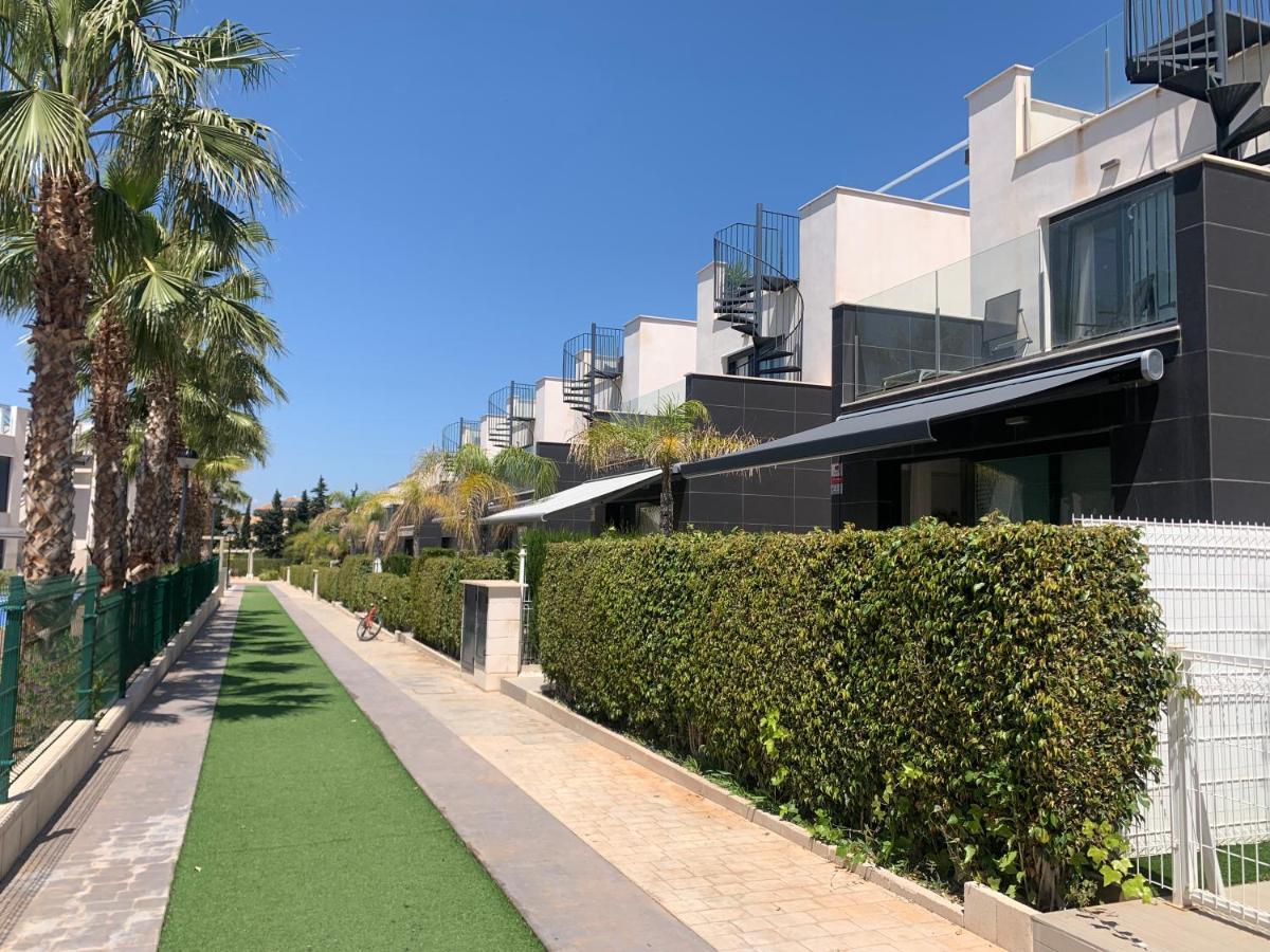 Punta Prima Villa 3 Bedrooms And Solarium Sea View Torrevieja Exterior photo